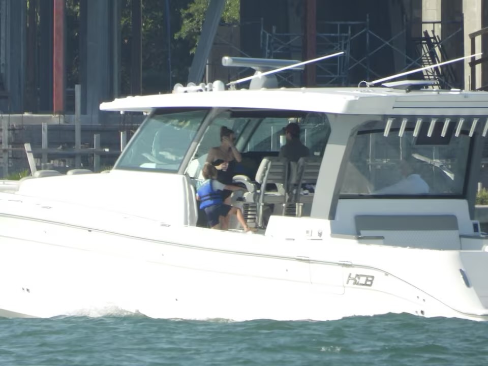 Enrique Iglesias visual data 6