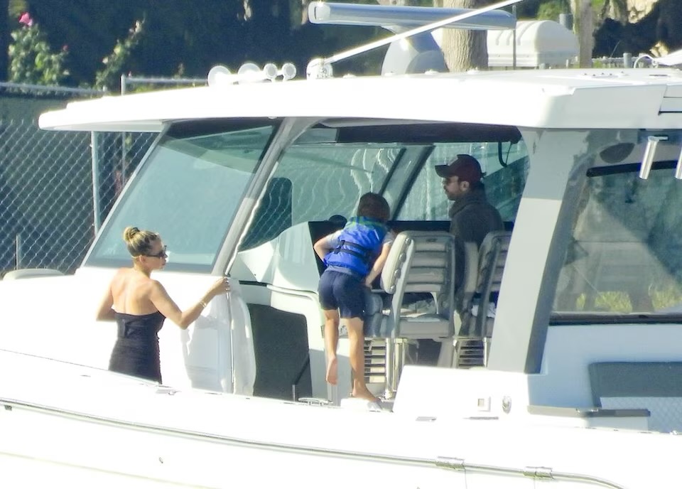 Enrique Iglesias visual data 3